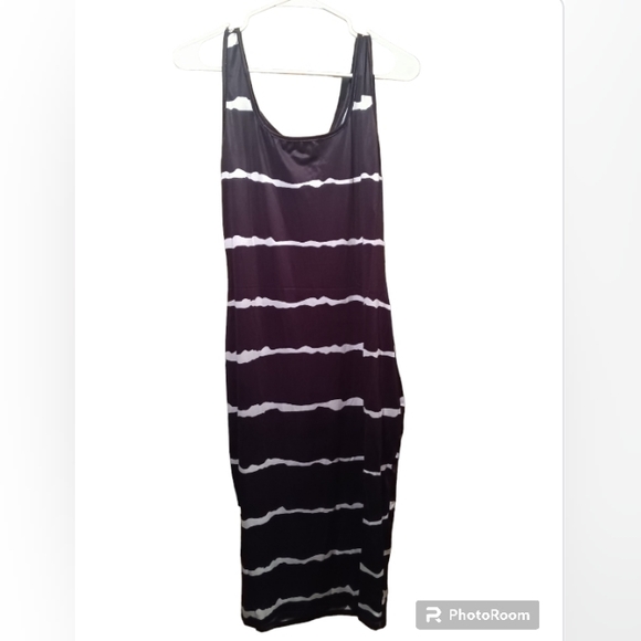Dresses & Skirts - Black & White Striped Tank Top midi Dress NWOT